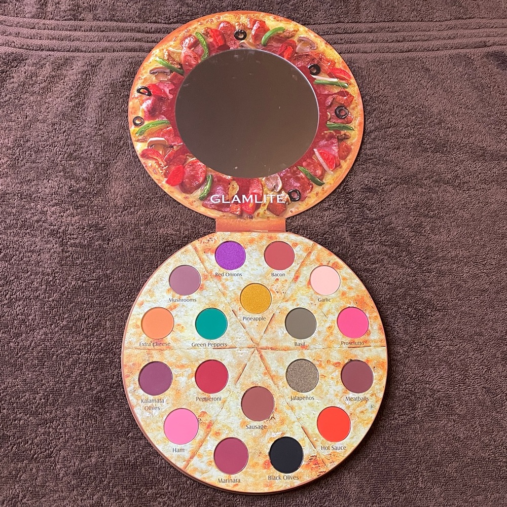 Glamlite Pizza Eyeshadow Palette